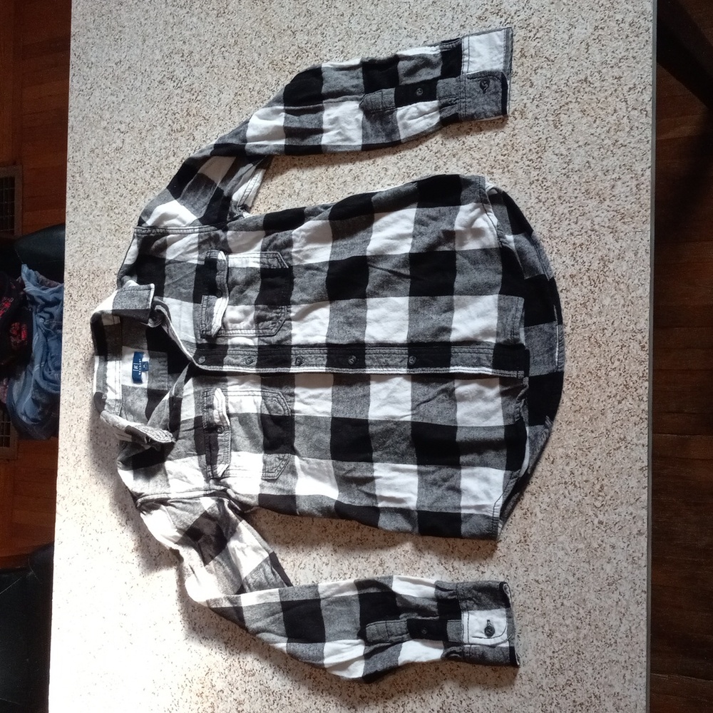 2 flannel shirts size S & XS - Picture 2 of 4